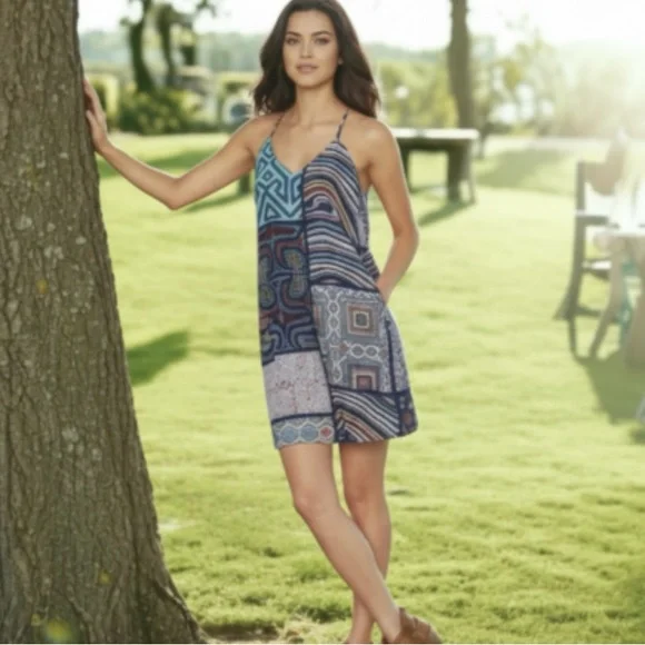 Darian Abstract Shift Dress - Picture 4 of 6